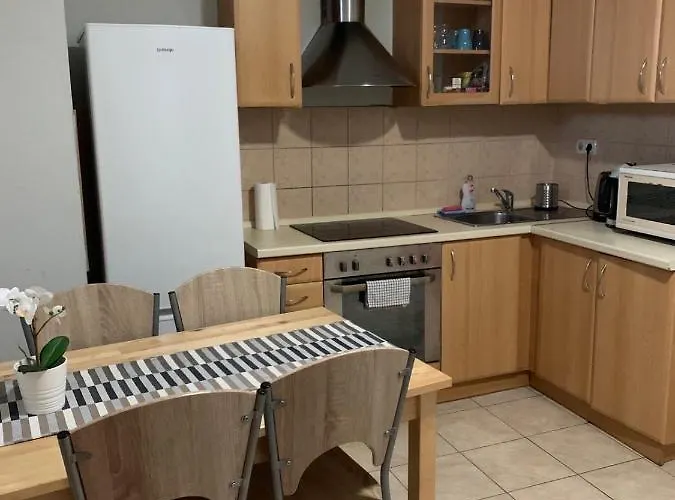 Hi Downtown Apartment A12